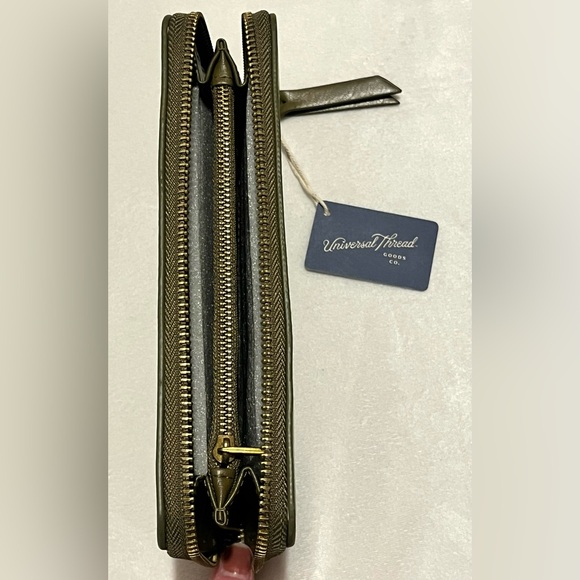 Universal Thread Olive Green Wallet with Gold Zipper Accents New with Tags NWT - Picture 4 of 14